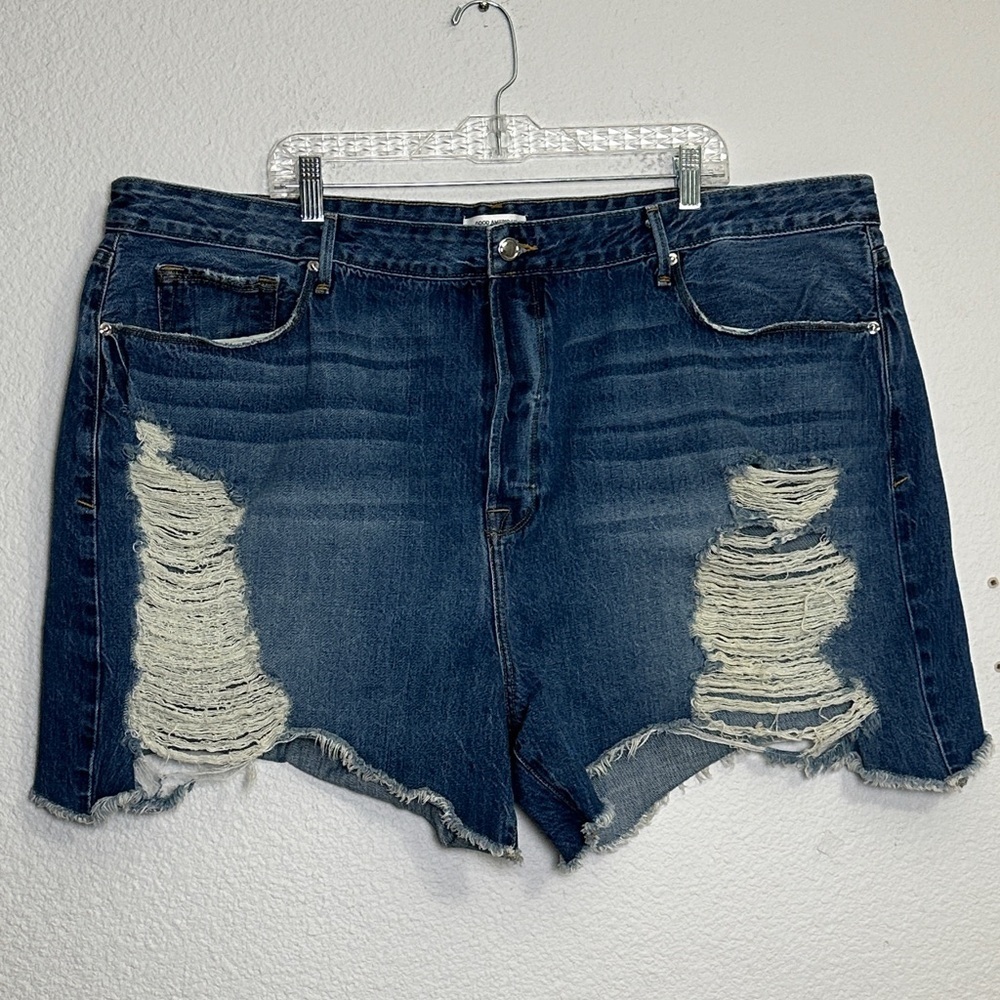 Good American Women's‎ Plus Size 24 Bombshell Frayed Distressed Denim Shorts